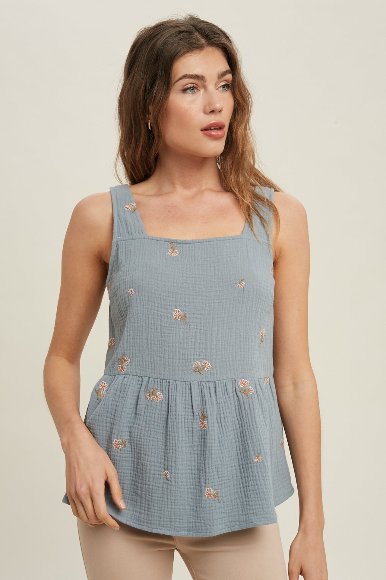 Cotton top for women: Embrodered cotton Sleeveless Blouse