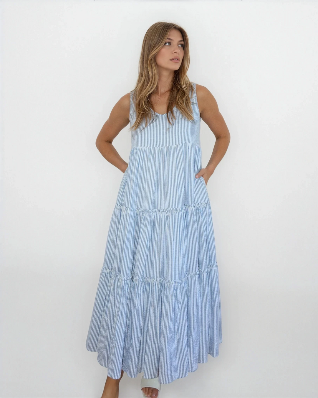 searsucker maxi dress Marine Layer Darcy Seersucker You will find us pairing this with espadrille wedges and pearl earrings for a polished look that can transition easily from day to night Sail to Sable Seersucker V-Neck