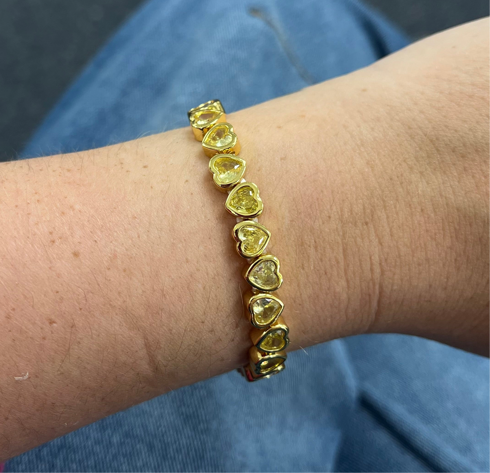 Stretchy Bezel Heart Bracelet Canary from KADOU Boutique