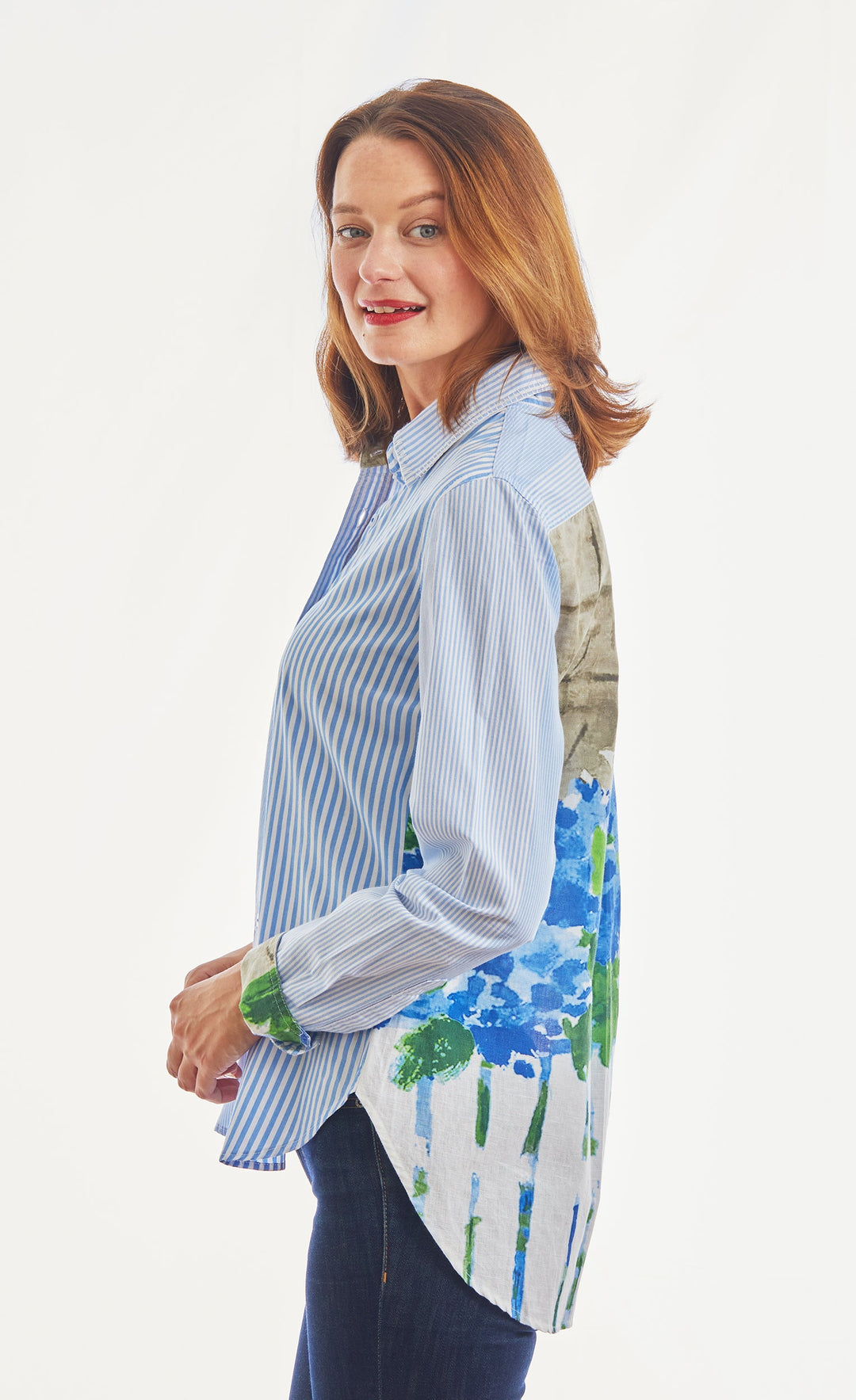 Chesapeake Top, Blue White Stripe With Motif On Back Of Picket Fence And Hydrangeas