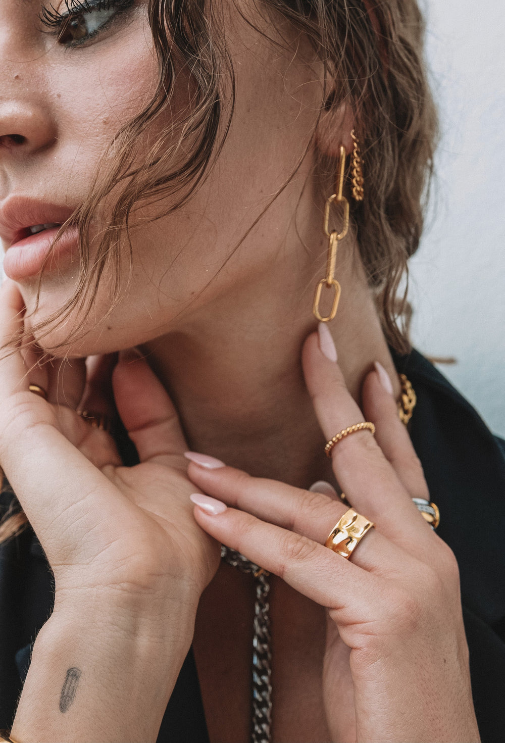 Carrie Paperclip Link Earrings from KADOU Boutique