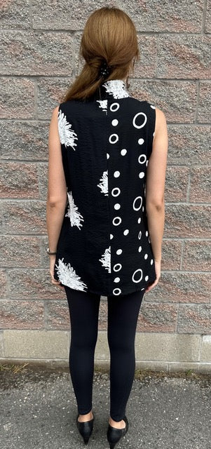 Sleeveless Embroidered Black and White Blouse