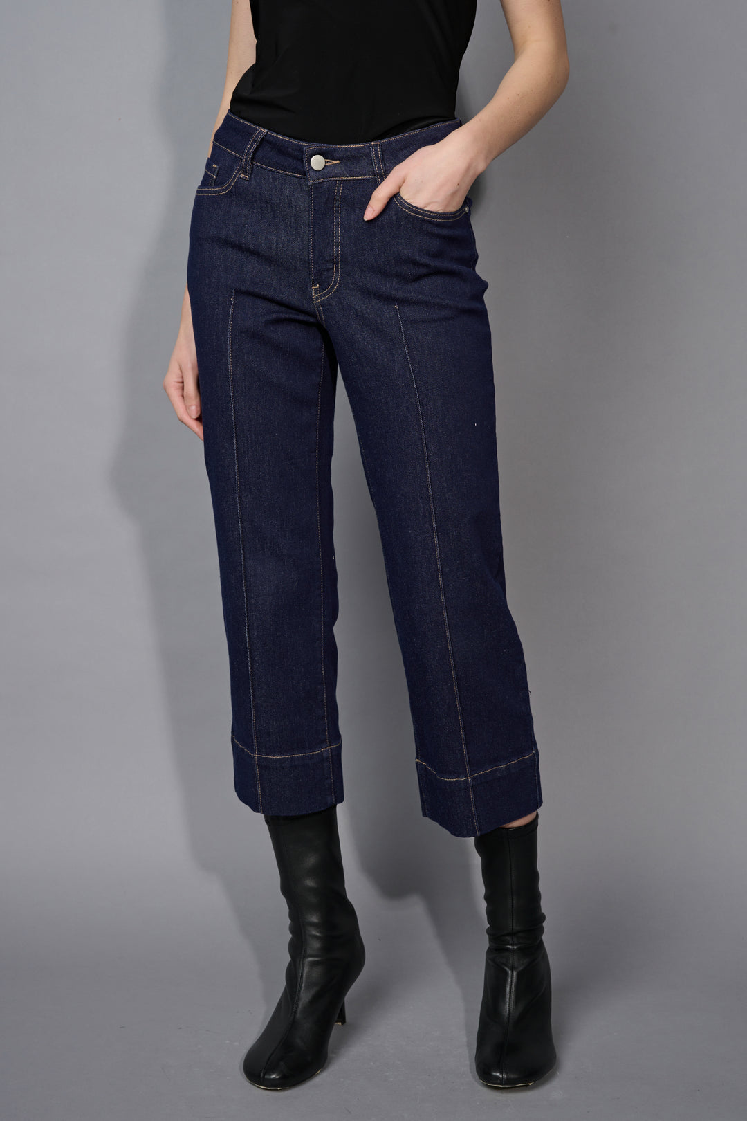 Wide Leg Cropped Jeans