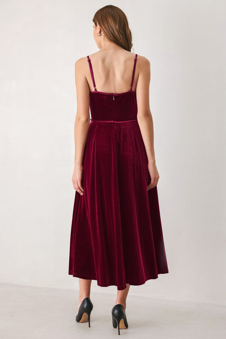 BURGUNDY KISS VELVET SWEETHEART KEYHOLE MIDI DRESS