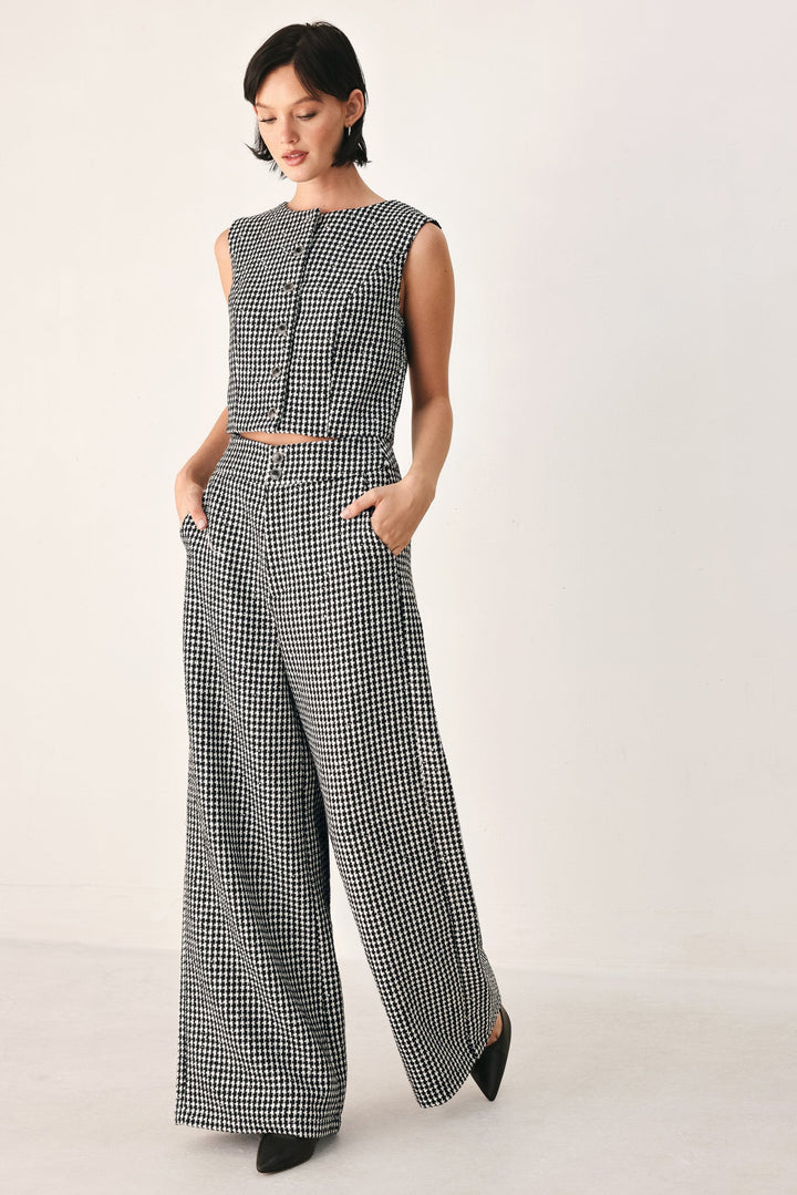 CHECKED IN SPARKLE HOUNDSTOOTH VEST