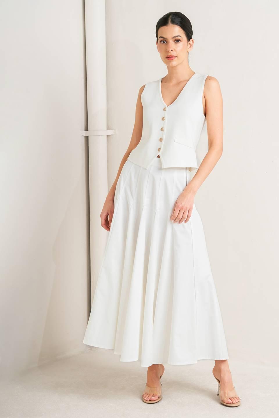 Pale Frame White Woven Circle Skirt from KADOU Boutique