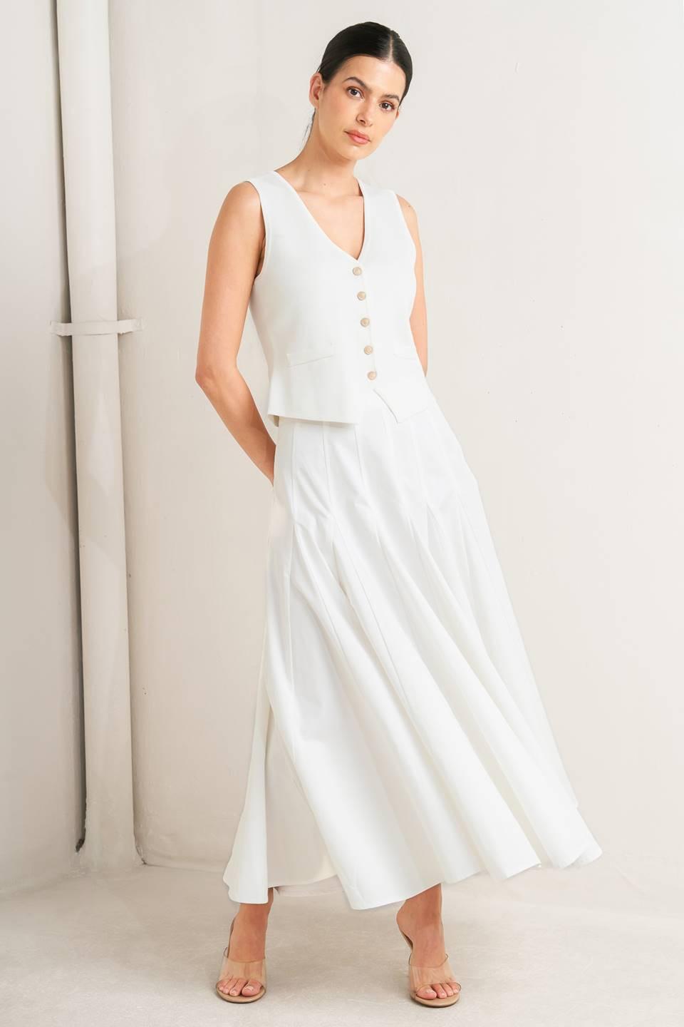Pale Frame White Woven Circle Skirt from KADOU Boutique