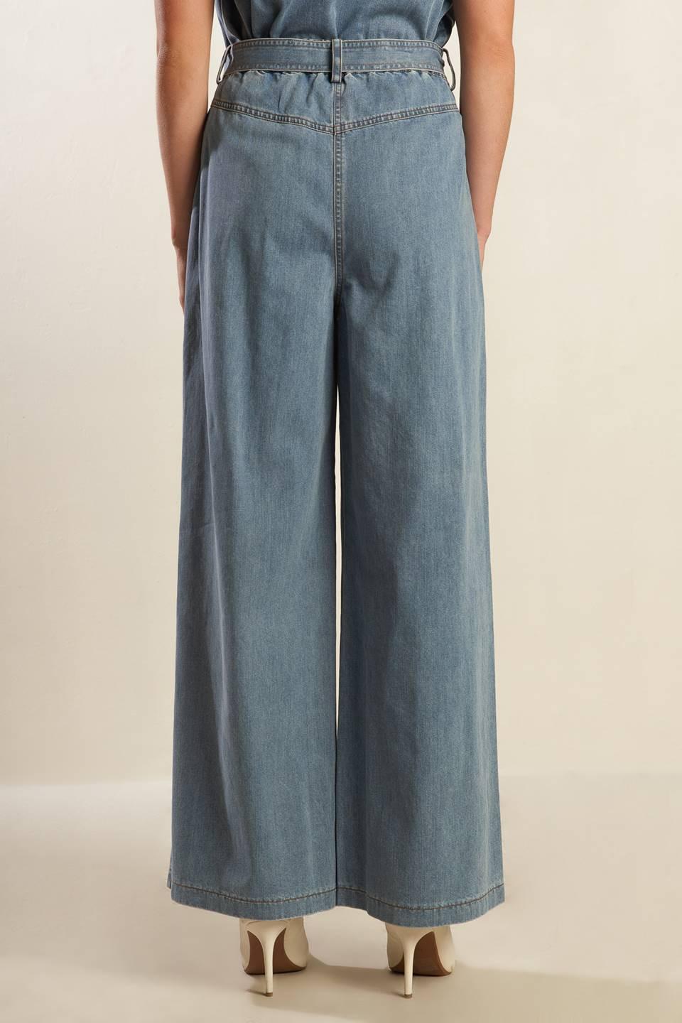 Wondering Why Light Denim Pants from KADOU Boutique