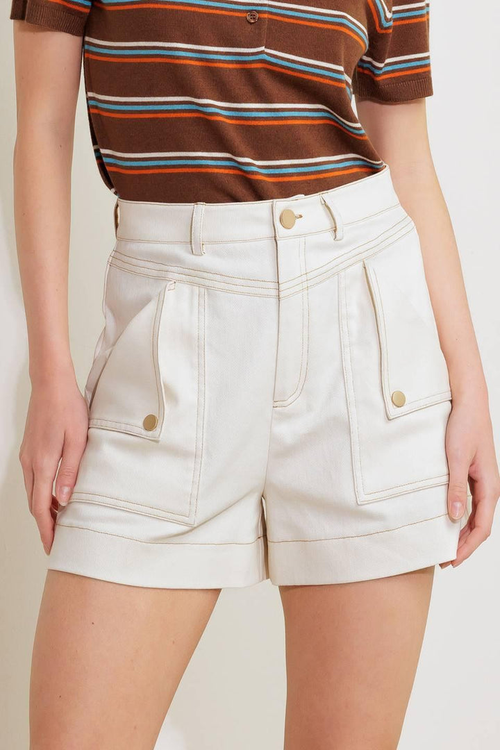 Cream woven shorts for women with pockets