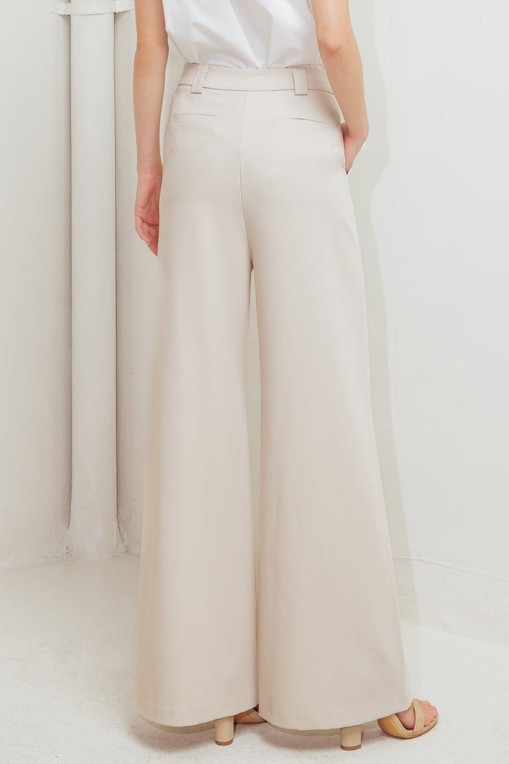 Monday Flow Woven Pants from KADOU Boutique