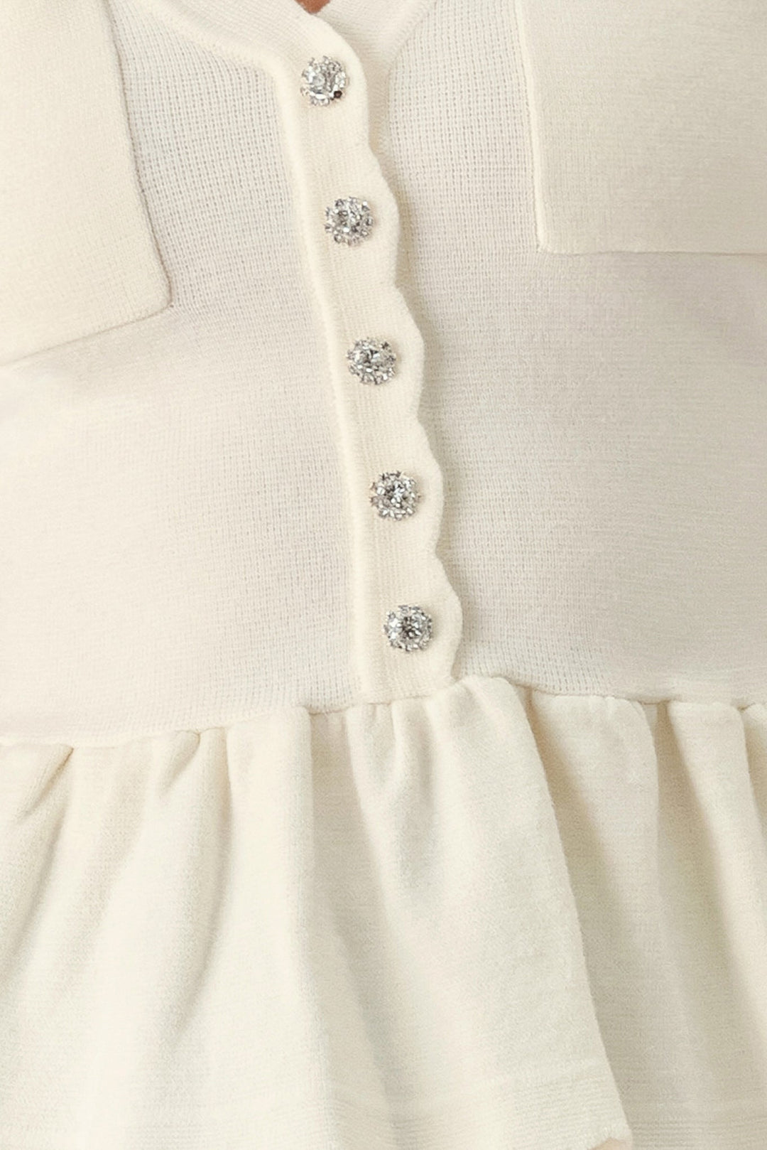 FROSTED CREAM POCKET-DETAIL SWEATER TOP