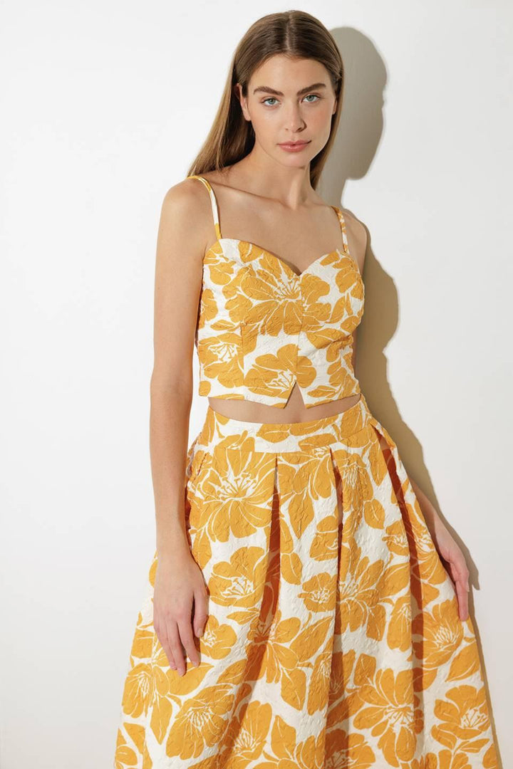 Plain Optimism Woven Crop Top from KADOU Boutique