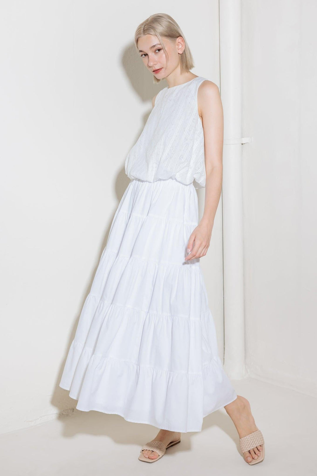 TIMELESS WITH EDGE WOVEN LACE TOP