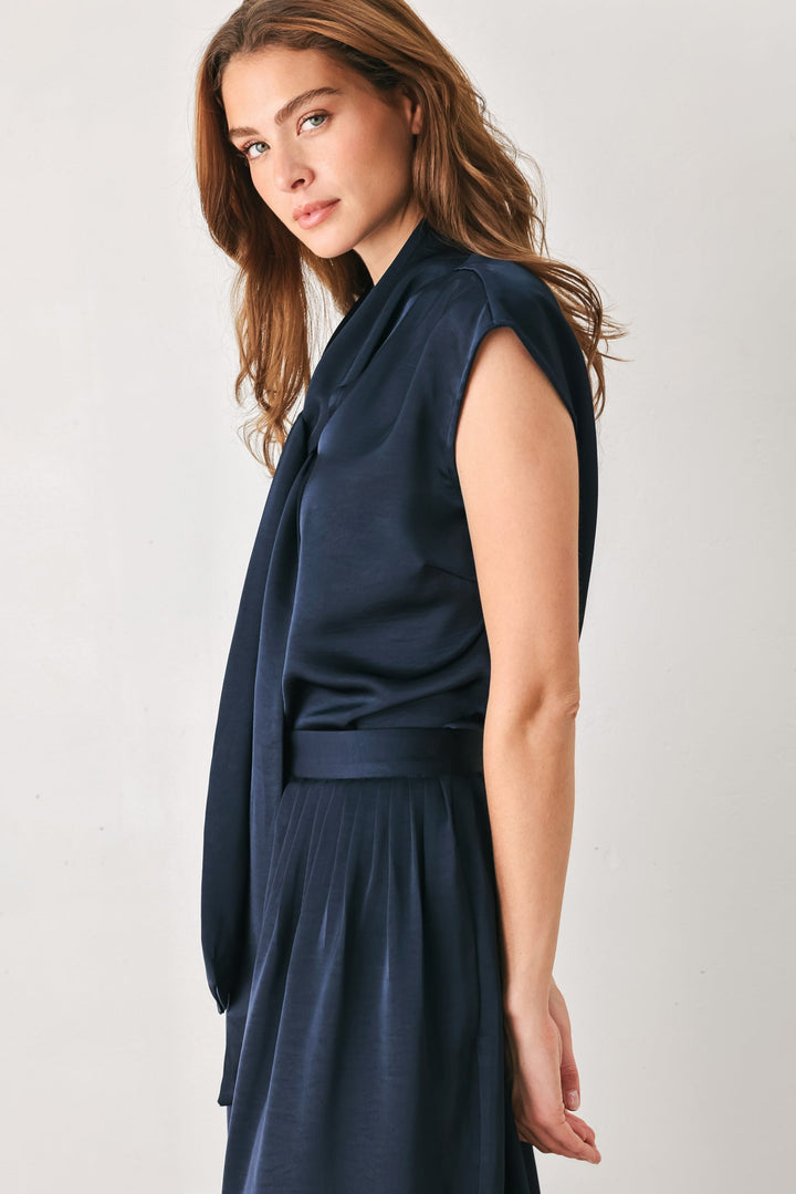 NAVY KNOT NAVY TIE-FRONT SLEEVELESS TOP