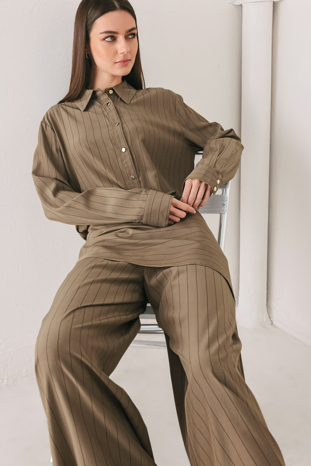 STRIPED DRAMA BROWN&amp; BLACK BUTTON-DOWN TOP