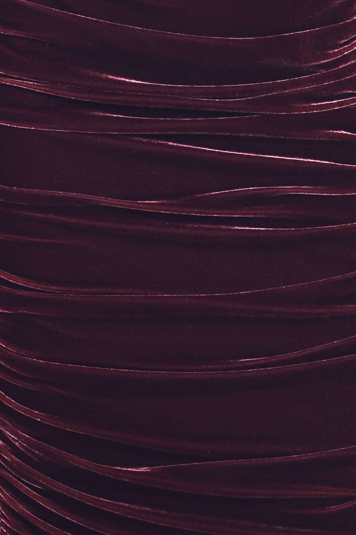 PLUM EMBRACE PLUM VELVET OFF-SHOULDER RUCHED MIDI DRESS