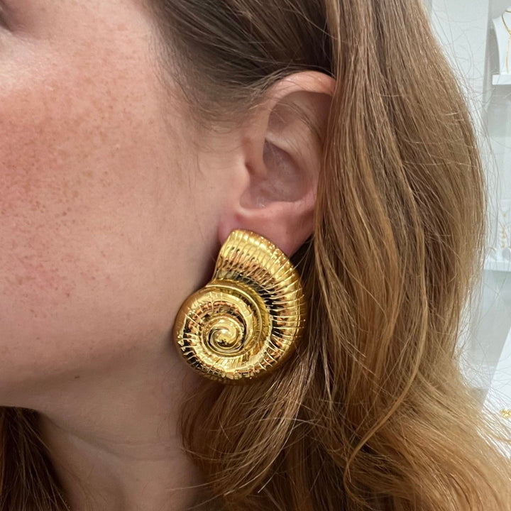 Nylah Shell Earring from KADOU Boutique