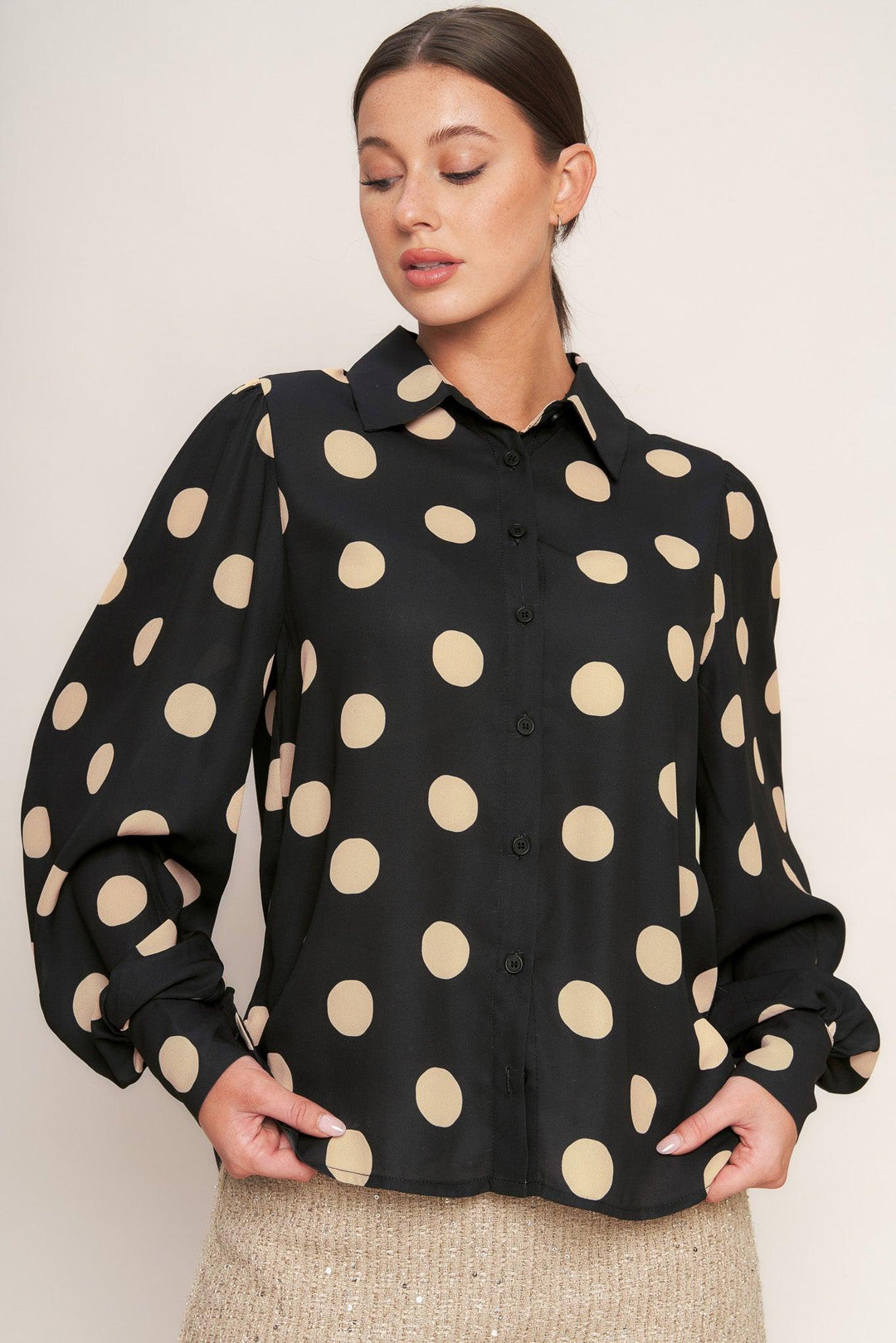 URBAN CIRCLES WOVEN TOP