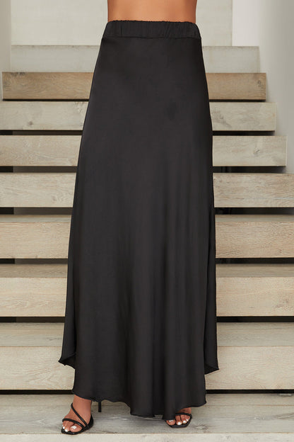 A closer look at the Ruched Waist Skirt in black.