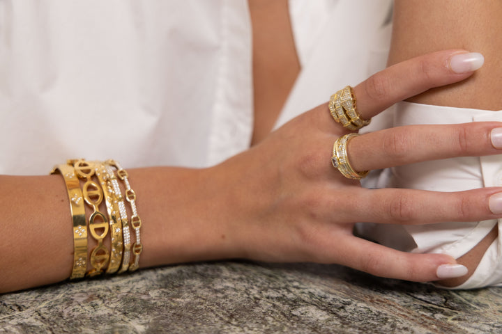 Mona Cuff