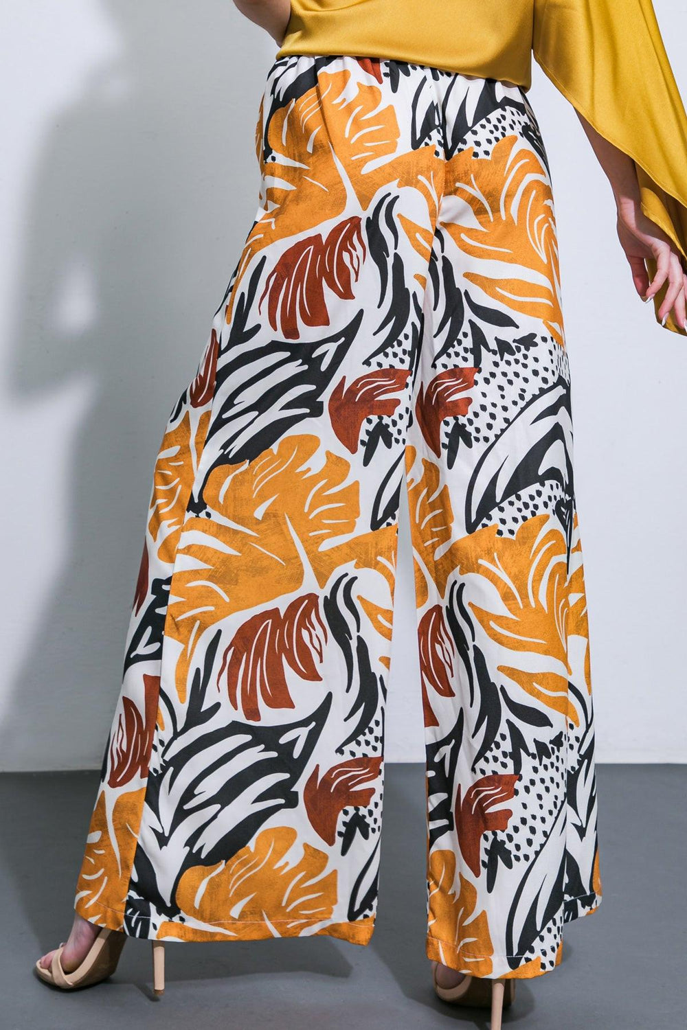 Where the Wind Woven Midi Pants from KADOU Boutique
