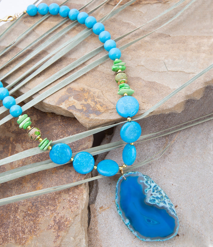 Fresh Twist Lime and Blue Agate Pendant Necklace