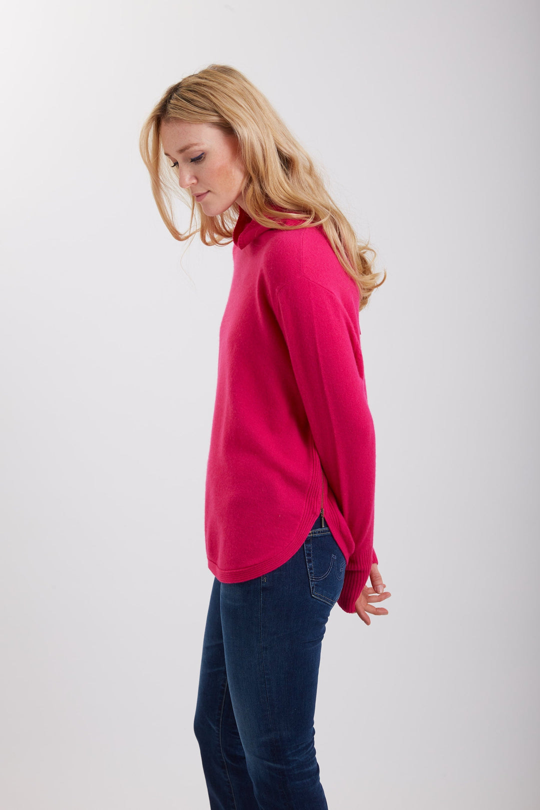 Classic Cashmere Funnel Neck Zipper with Curved Hem 