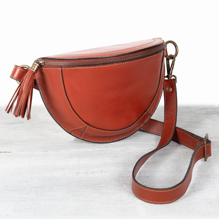 Sonoma Sling Bag in Cognac
