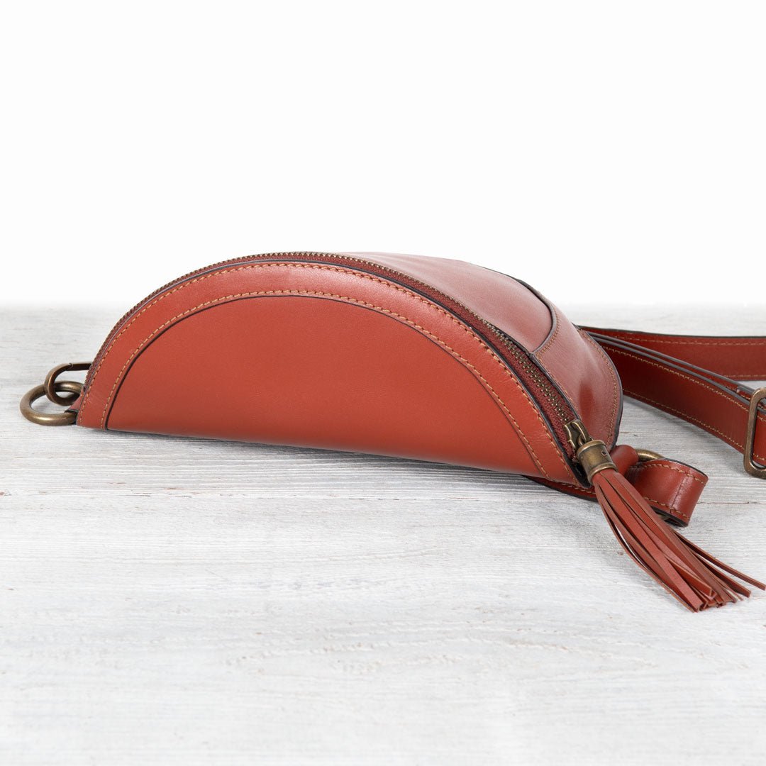Sonoma Sling Bag in Cognac